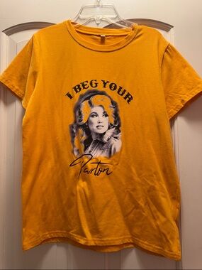 NEED GONE - 'I Beg Your Parton' Graphic Tee - Mustard Yellow